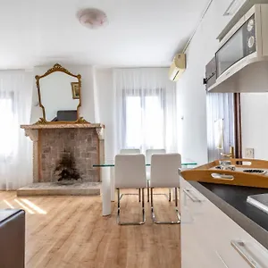 Ca' Dei Carmini Apartment Venice